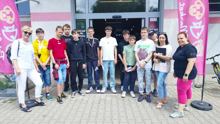 Wizyta studyjna u pracodawcy uczestników Hufca Pracy w Kościanie