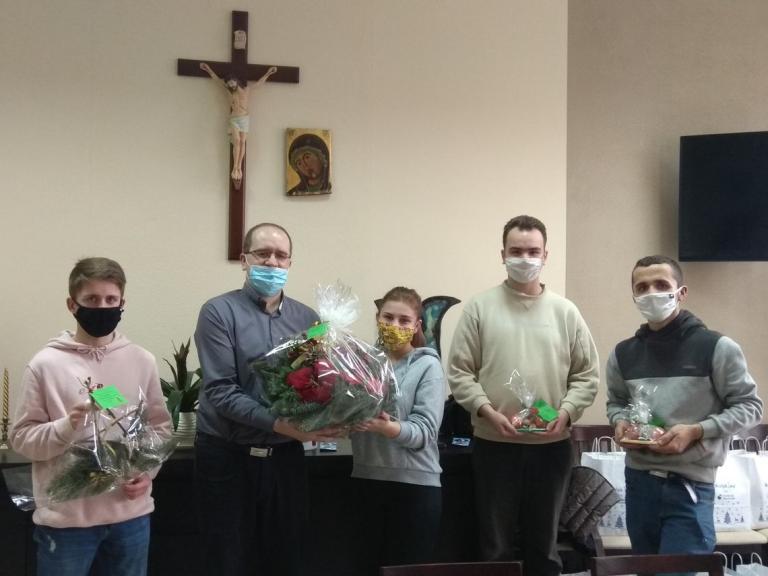 „I ty możesz zostać Świętym Mikołajem – mały gest, wielka radość” w 9-10 Hufcu Pracy w Krośnie