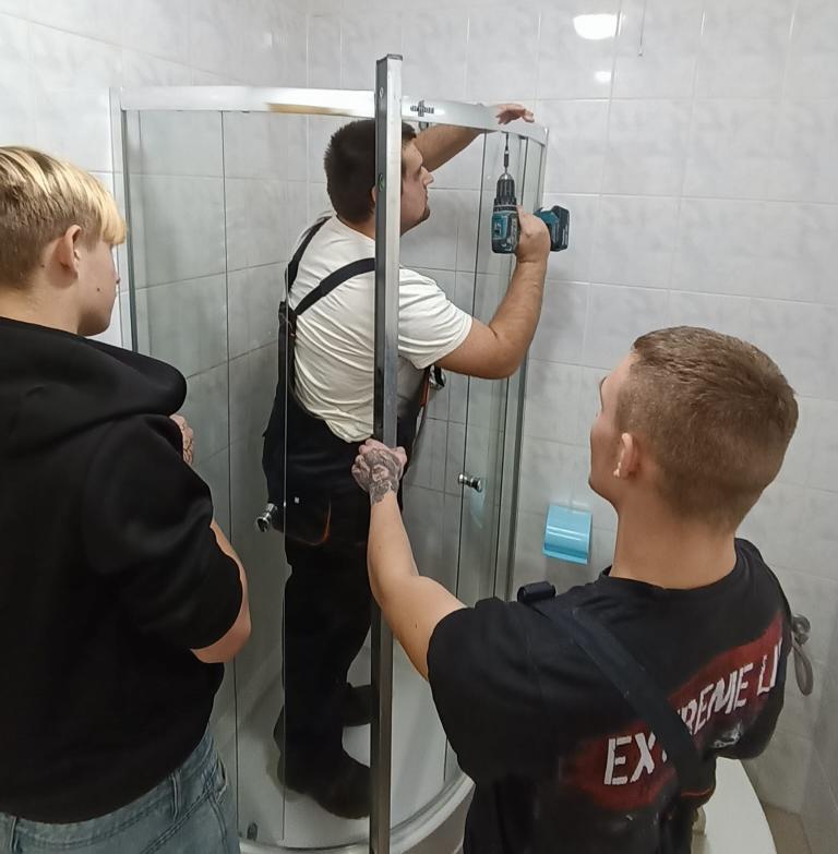 Zakończenie drugiego szkolenia Glazurnik-posadzkarz w Centrum Edukacji i Pracy Młodzieży w Pile