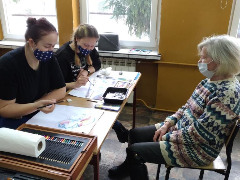 Zajęcia plastyczne w 9-12 Hufcu Pracy