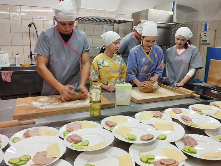 Pieczenie pierników w OHP Mysłakowice