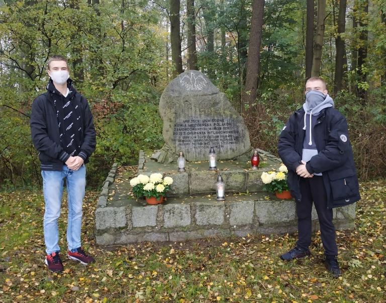 Hołd dla ofiar hitlerowców 