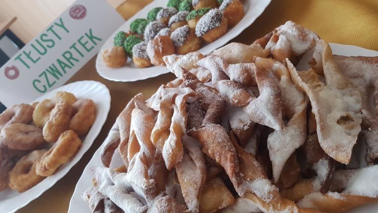 Pączki kontra faworki