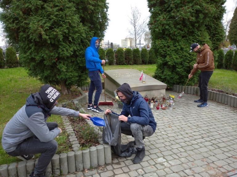 „Ocalić od zapomnienia” w 9-9 Hufcu Pracy w Krośnie
