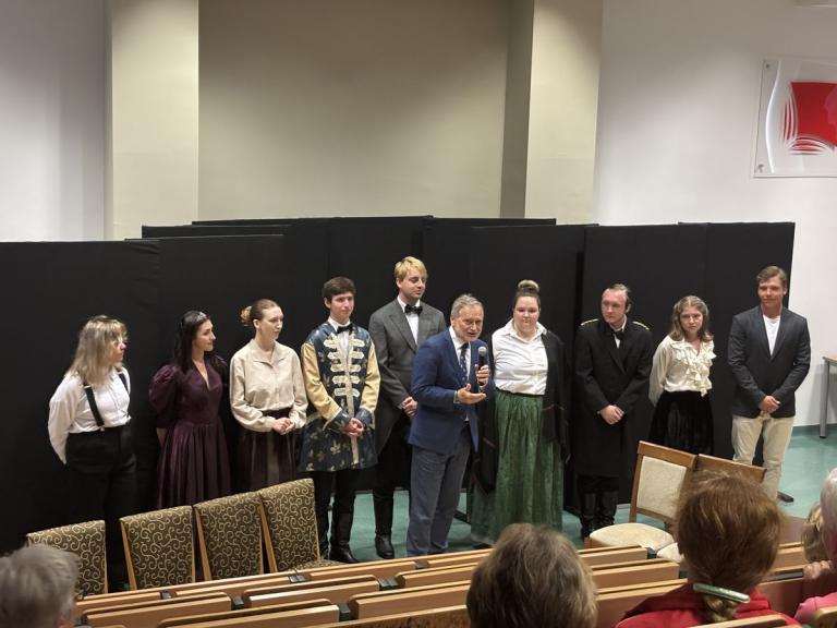 Kultura na wyciągnięcie ręki – młodzież na spektaklu teatralnym