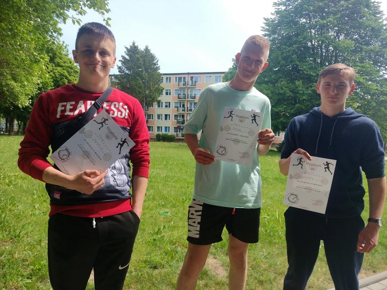 Sportowe rywalizacje w 11-23 Hufcu Pracy w Słupsku