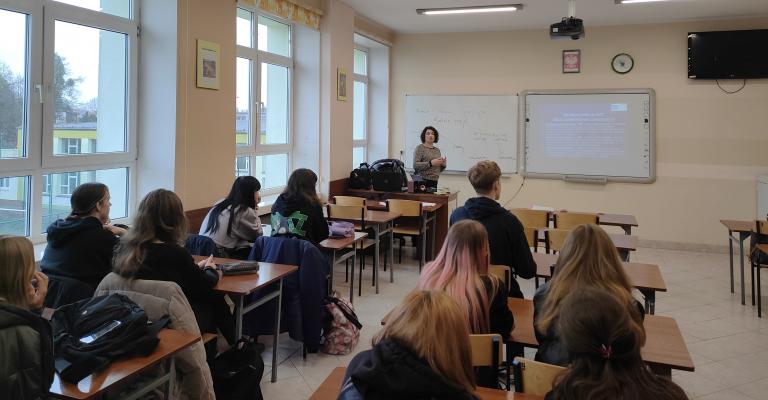 Rozwijanie kompetencji personalnych i społecznych z Mobilnym Centrum Informacji Zawodowej w Koninie