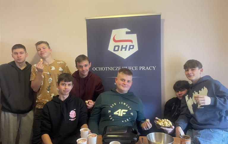 Orzeszki - cudowny smak w Hufcu Pracy w Górze 