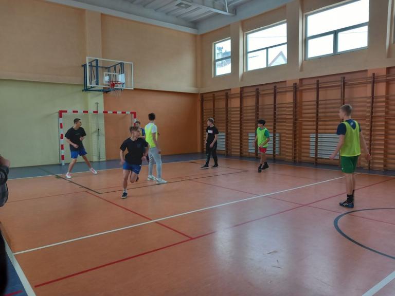 Mikołajkowy turniej sportowy w Dębicy