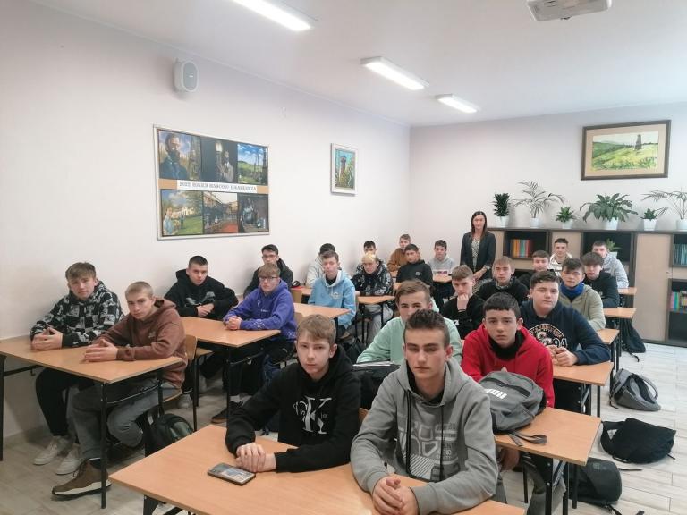 Spotkanie z doradcą zawodowym w 9-9 Hufcu Pracy w Krośnie