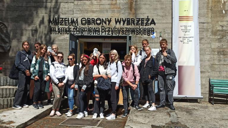 „Wakacyjne wędrówki śladami II wojny światowej”