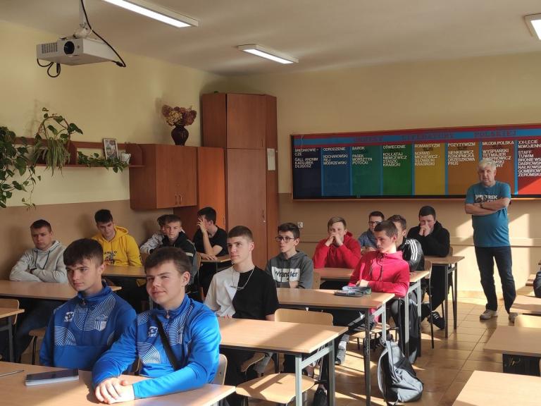 Zajęcia profilaktyczne w 9-9 Hufcu Pracy Krosno