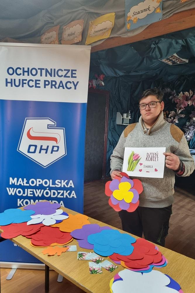 Uczestnicy Hufca Pracy w Skomielnej Białej świętują Dzień Kobiet