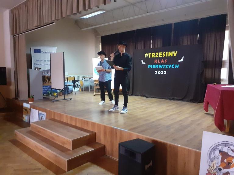 Otrzęsiny uczestników Hufca w krośnieńskiej „Budowlance”