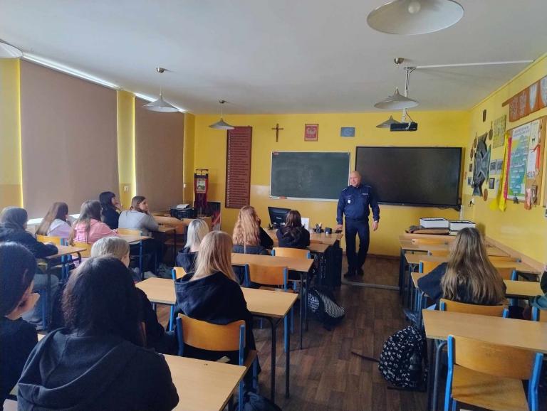 Bezpieczne ferie w Hufcu Pracy w Gostyniu