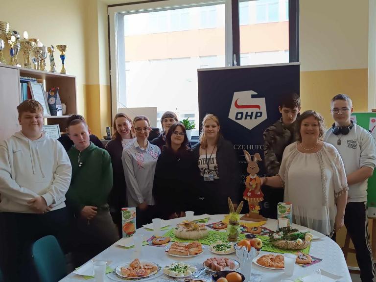 „Życie jest przede mną, więc chętnie poznaję tradycje”