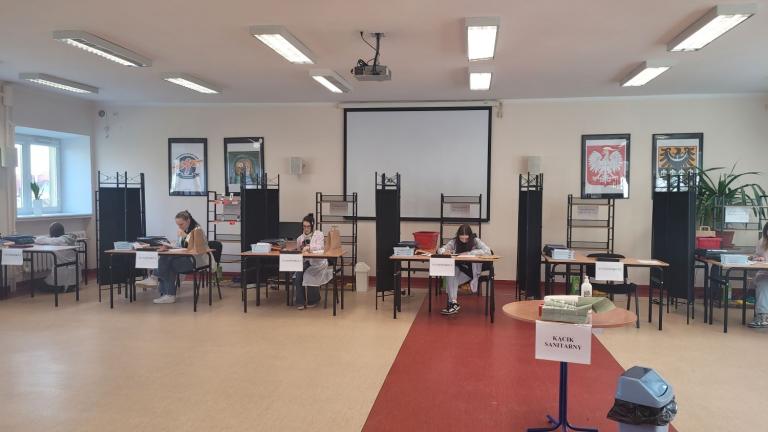 Próbny egzamin w Hufcu Pracy w Trzebnicy