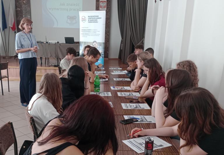 W Szczucinie młodzież poznaje tajniki rynku pracy