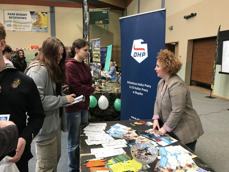 11-23 Hufiec Pracy w Słupsku na Targach Edukacyjnych w Jezierzycach