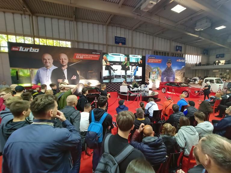 Młodzież z Elbląga na Motor Show w Poznaniu