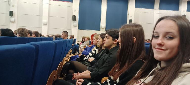 Uczestnicy Wałbrzyskiego Hufca na konferencji na temat cyberbezpieczeństwa