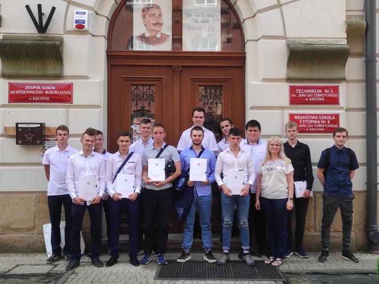 Uroczyste zakończenie roku szkolnego w 9-10 HP