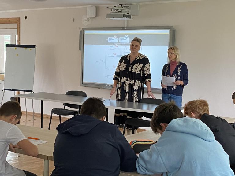 Centrum Edukacji i Pracy Młodzieży w Pile na zajęciach w MOS w Krajence