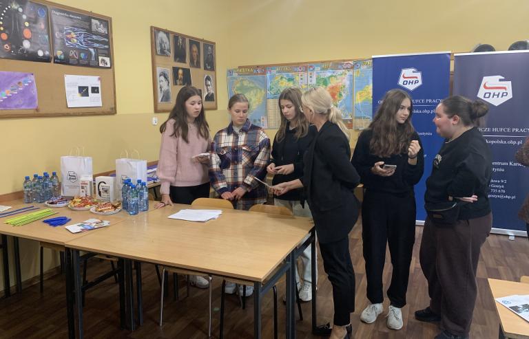 Hufiec Pracy i Młodzieżowe Centrum Kariery w Gostyniu na Nocy Zawodowców w Grabonogu
