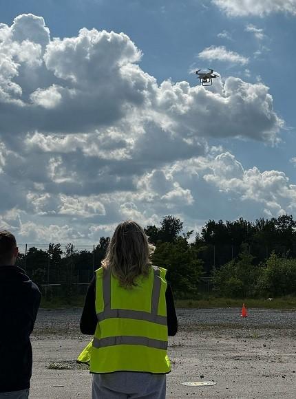 Młodzież OHP zdobywa nowe kwalifikacje – kurs operatora drona NSTS-05 w Oleśnicy