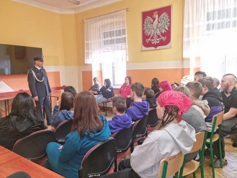 Profilaktyka nieletnich z byłym funkcjonariuszem służby więziennej w Mysłakowicach