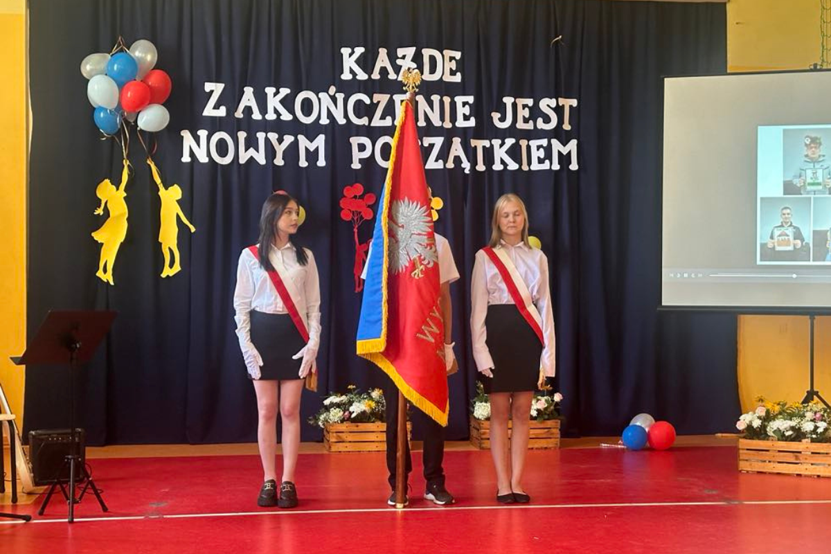 Komendant Główny na zakończeniu roku szkolnego w Jaciążku