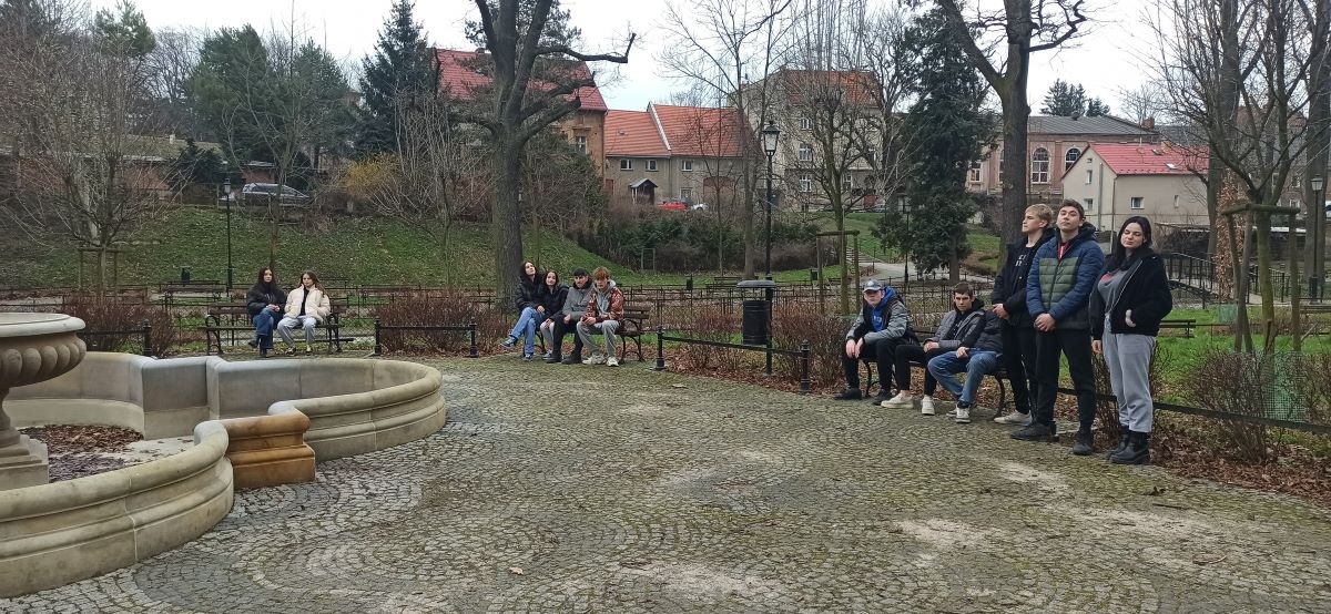 W poszukiwaniu wiosny – spacer młodzieży z OSIW OHP Ząbkowice Śląskie