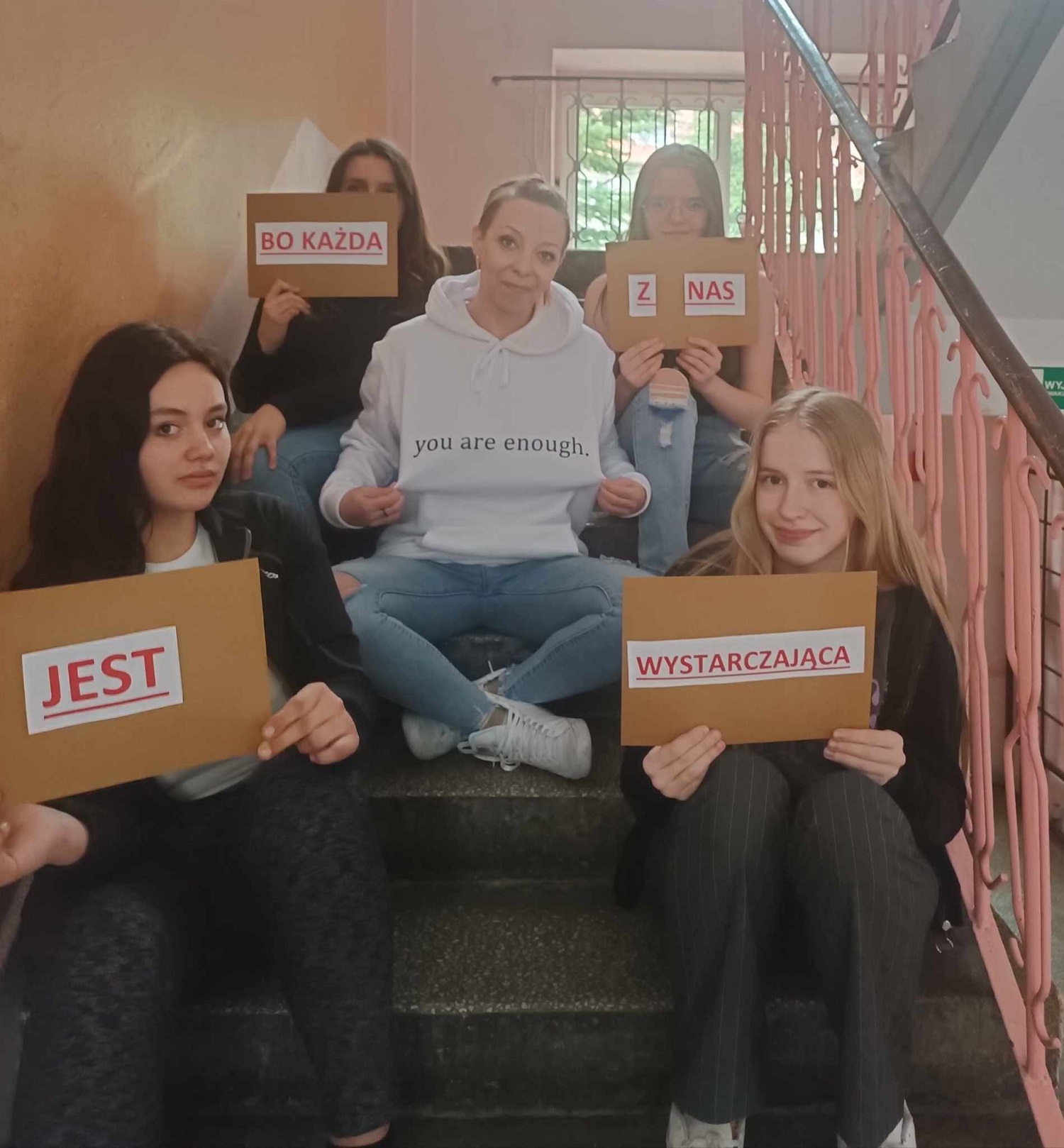 Are you enough – jesteś wystarczająca kampania kamiennogórskiej jednostki