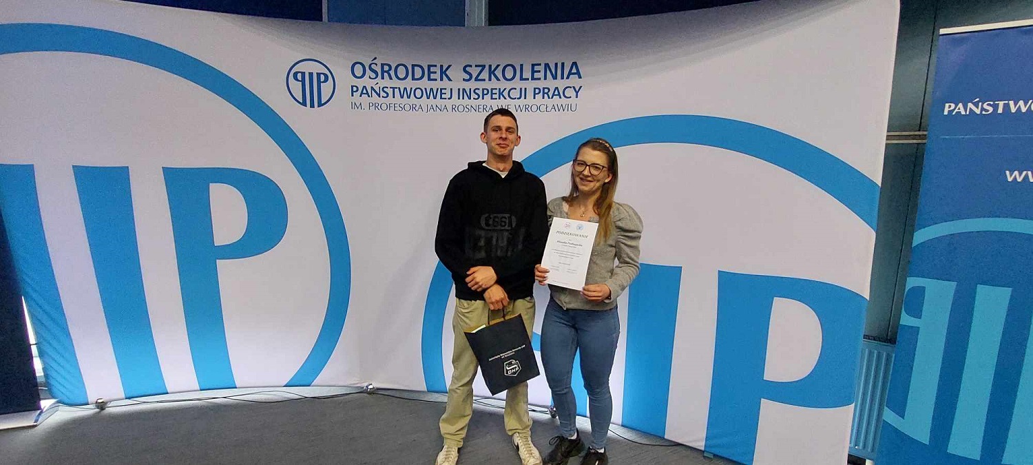 Uczestnik Hufca Pracy w Górze na Wojewódzkim Konkursie BHP dla Młodzieży z OHP