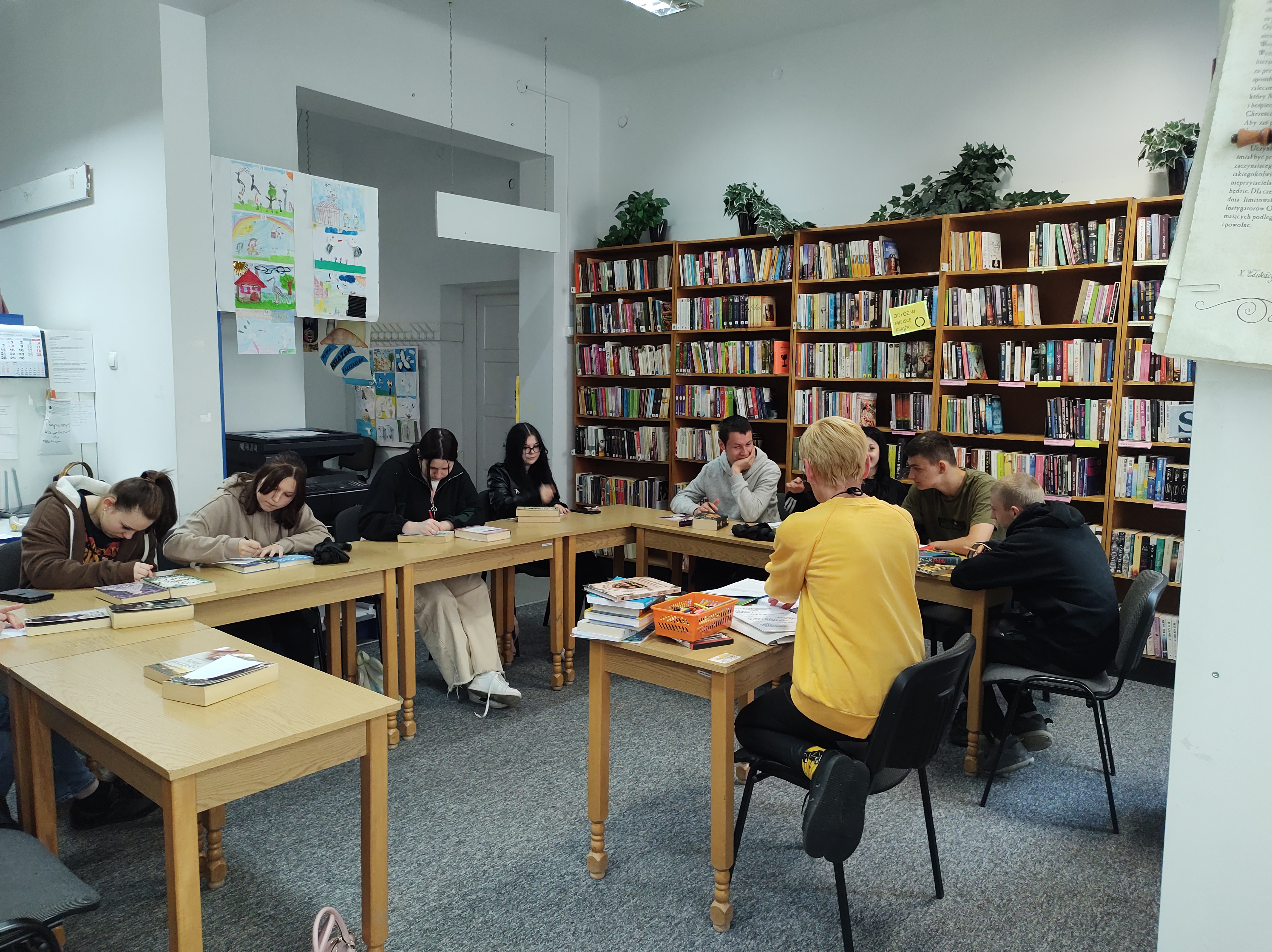 biblioteka 2
