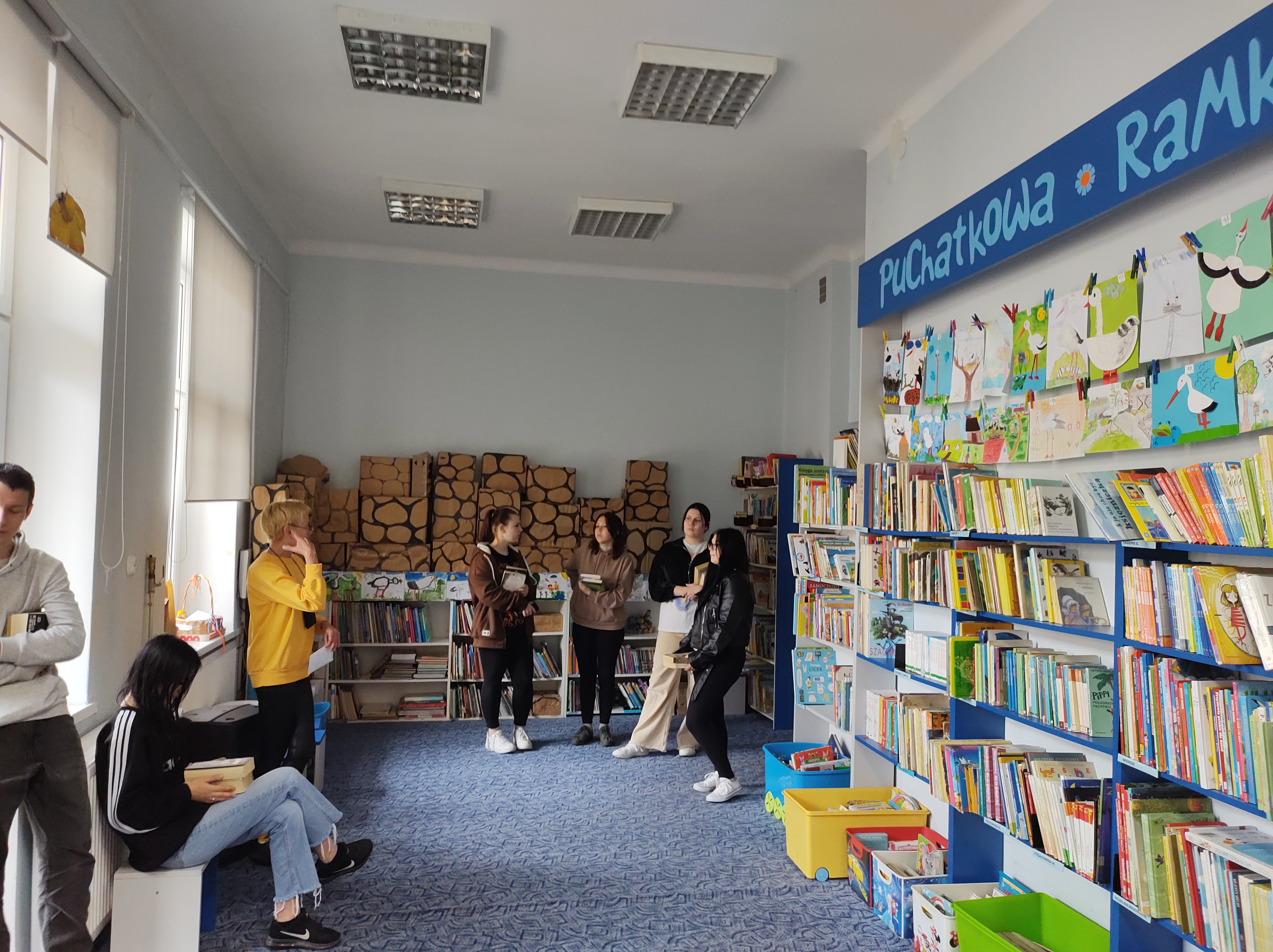 biblioteka 4