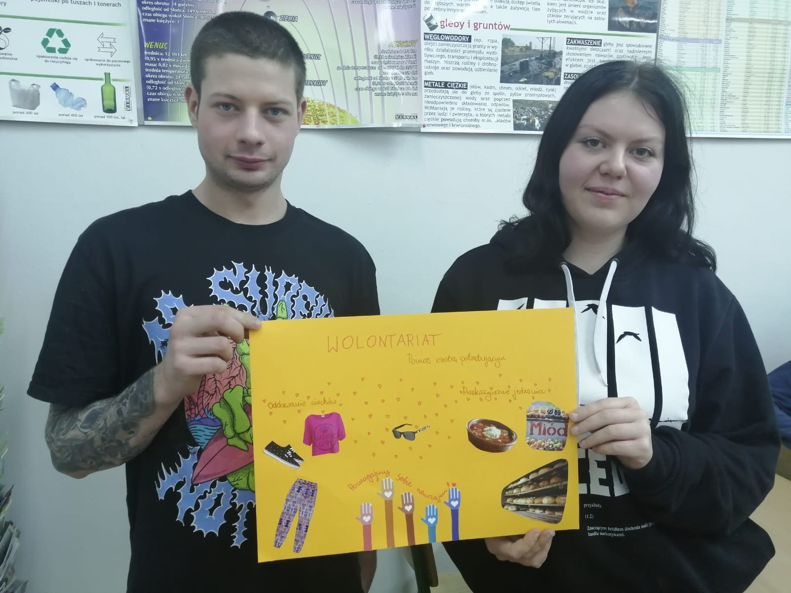 240222 m1 Kornel i Weronika prezentują sw.oj pomysł na wolontariat