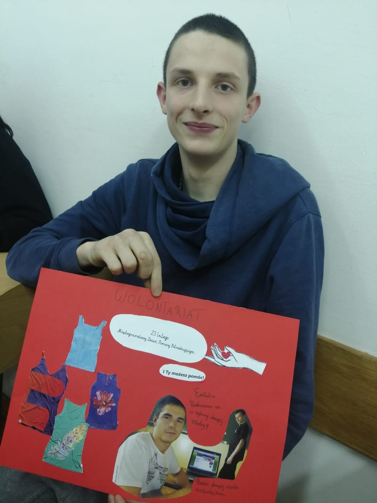 240222 m3 Sebastian prezentuje swój pomyśł na pomaganie