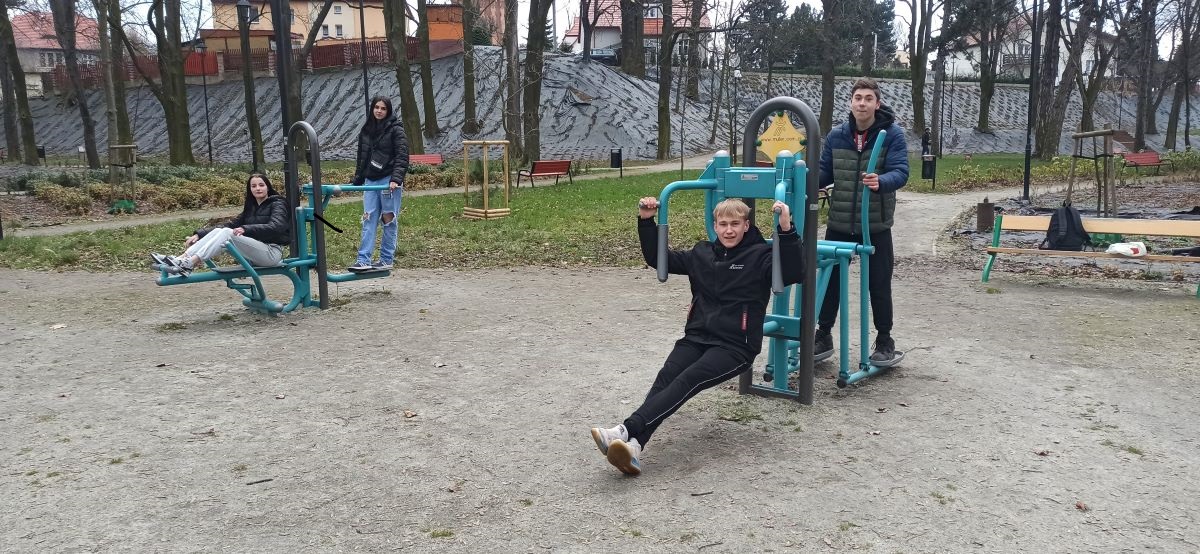 240311 zs2. Ćwiczenia na siłowni zewnętrznej 