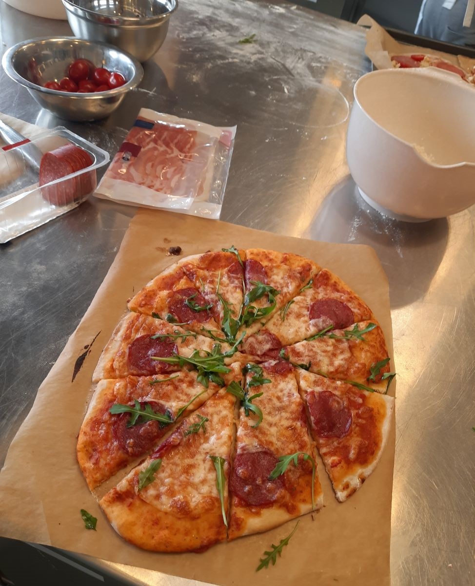 240313 zs8. Gotowa pizza