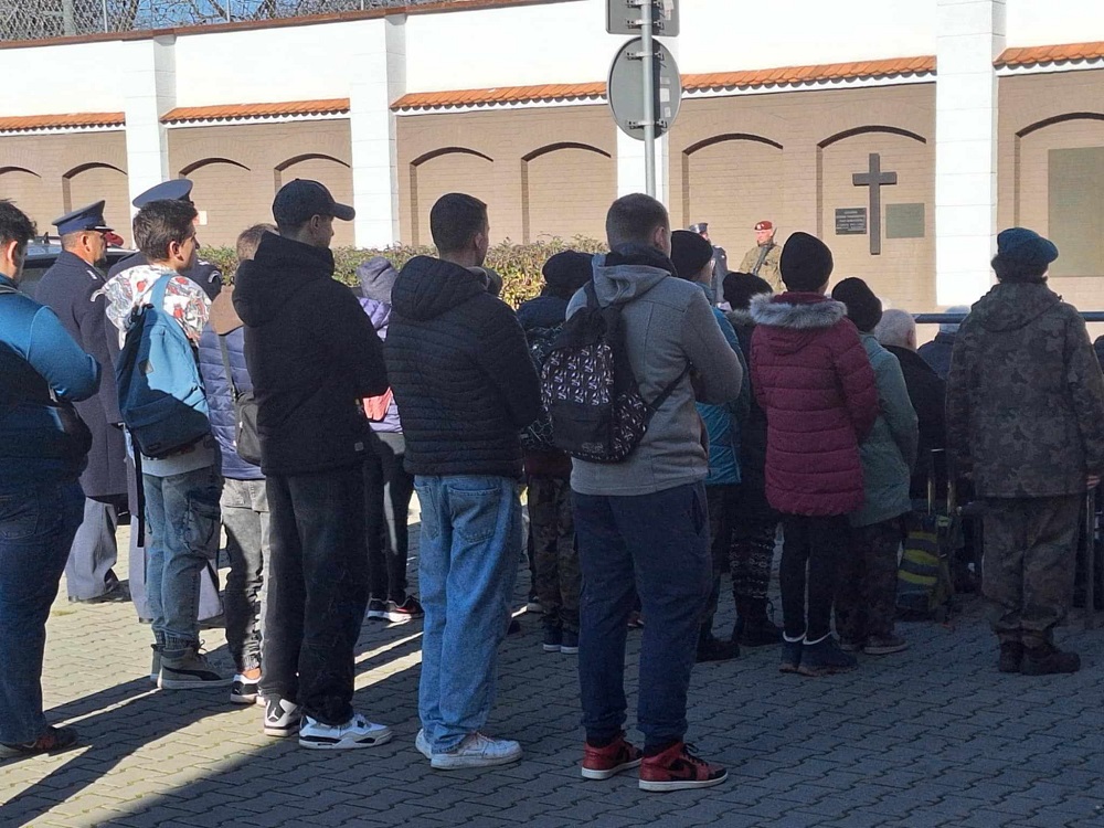 Fot. 3 Uczestnicy w trakcie uroczystośc
