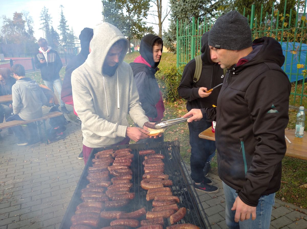 ROZGRYWKI PIŁKI NOŻNEJ W 9 9 HP KROSNO 3