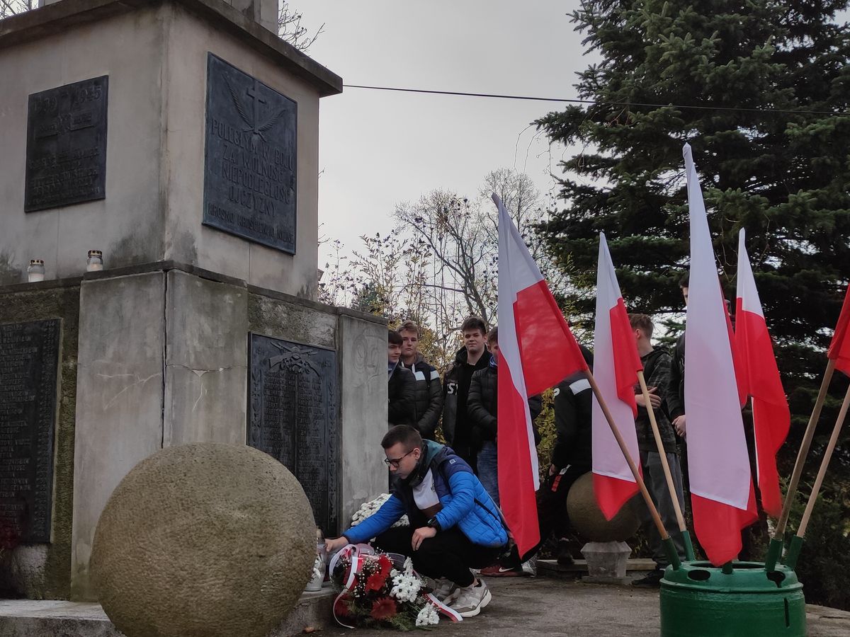 OBCHODY DNIA NIEPODLEGŁOŚCI W 9 9 HUFCU PRACY 2