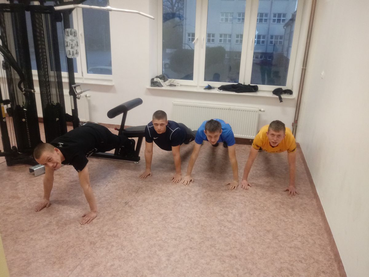 Zdj.2.ZAWODY STRONG BOY W OSIW W IWONICZU