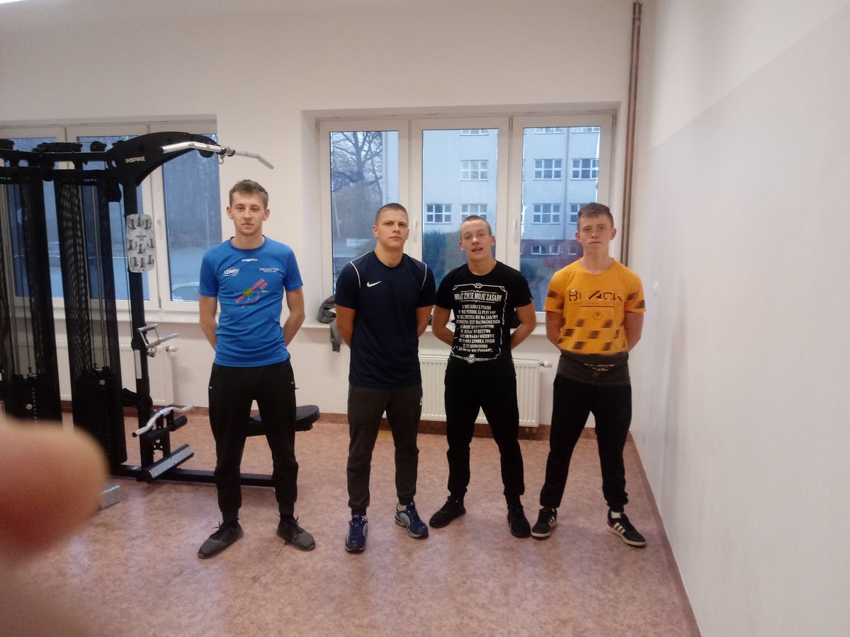 Zdj.3.ZAWODY STRONG BOY W OSIW W IWONICZU