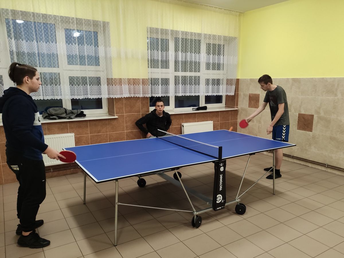 Zdj.2.TURNIEJ TENISA STOŁOWEGO W OSiW IWONICZ