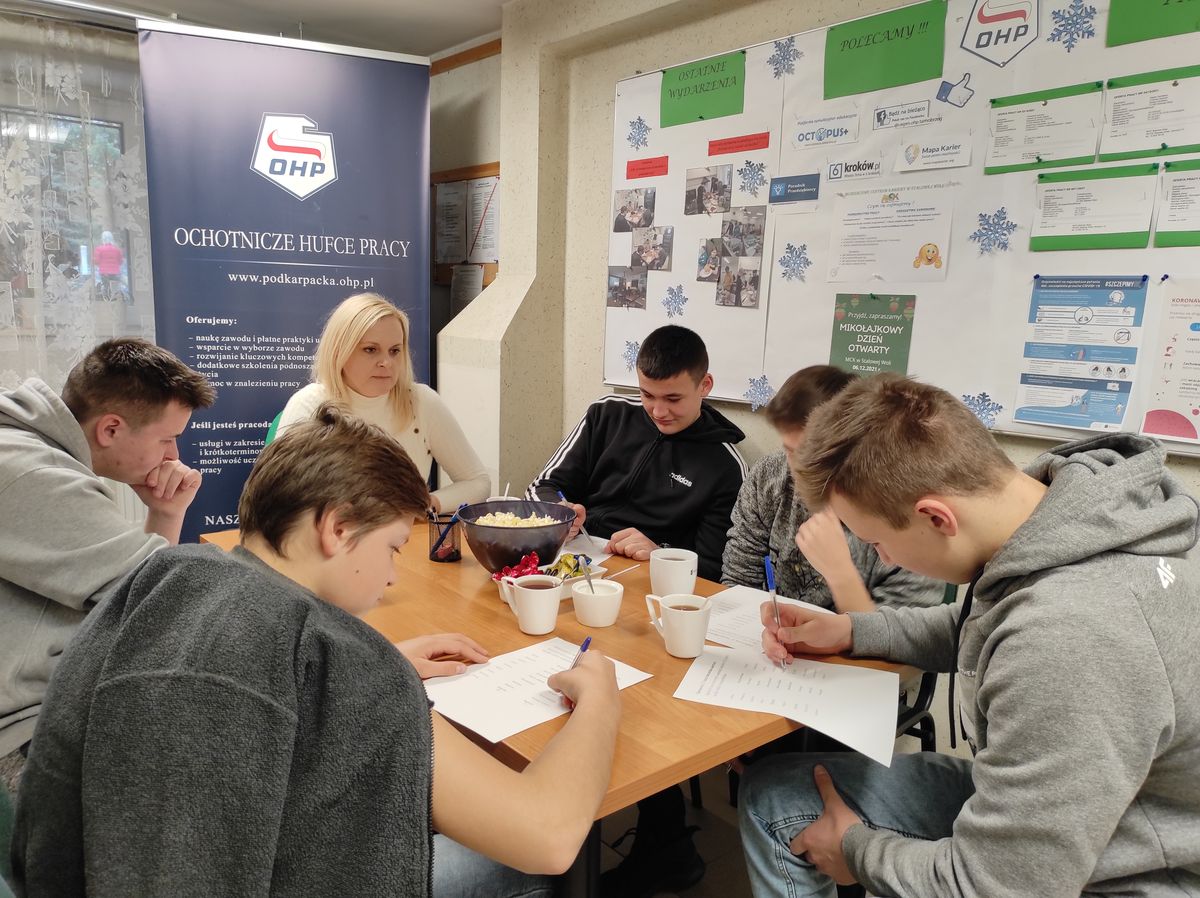 MIKOŁAJKOWY DZIEŃ OTWARTY W STALOWEJ WOLI 2
