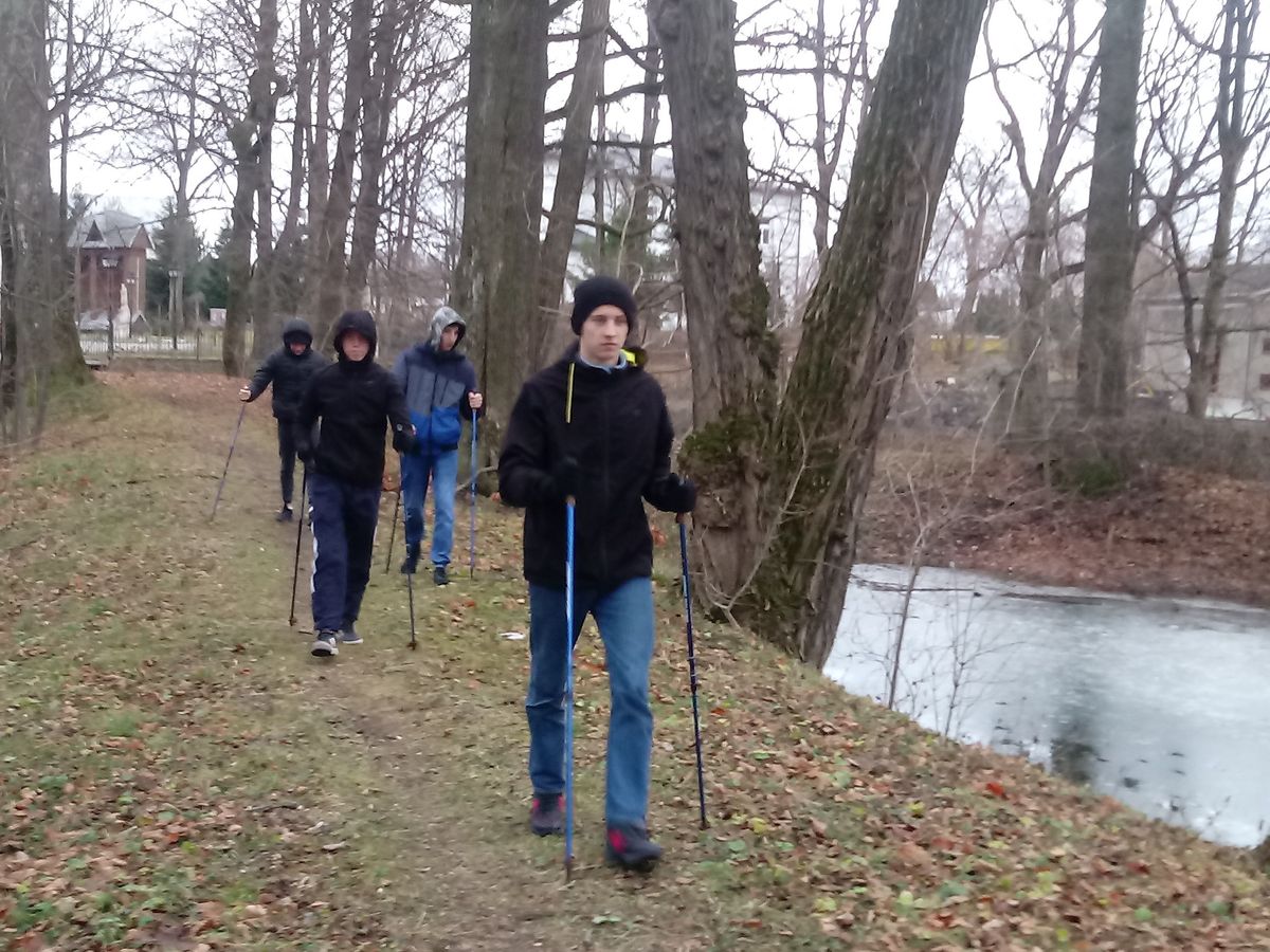 NORDIC WALKING W OŚRODKU SZKOLENIA I WYCHOWANIA W IWONICZU 2