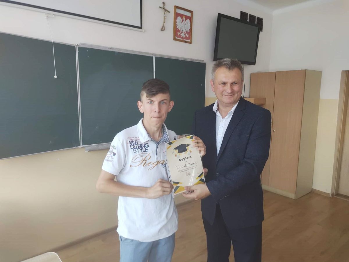 UROCZYSTE ZAKOŃCZENIE ROKU SZKOLNEGO W 9 8 HP W SANOKU 4