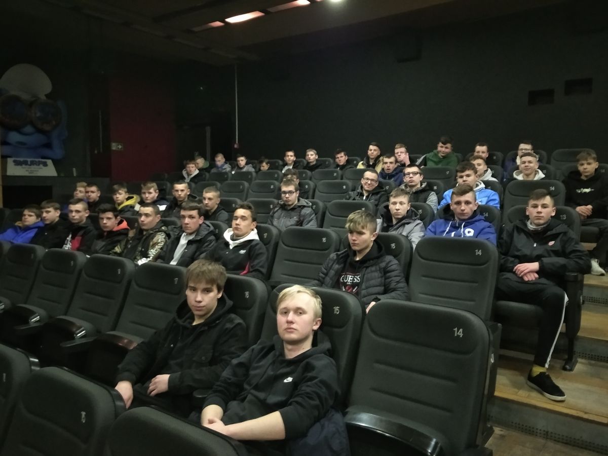 UCZESTNICY 9 9 HUFCA PRACY PAMIĘTAJĄ O PATRONIE OHP 2